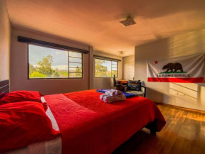King Bed, Familiar Duplex, Vista al Río, Enormes Habitaciones, Parking, GYM & PISCINA!